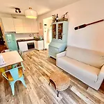 Malu Apartment, Wifi, Private Parking And Garden In Centre