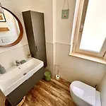 Malu Apartment, Wifi, Private Parking And Garden In Centre Apartmán