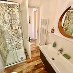 Malu Apartment, Wifi, Private Parking And Garden In Centre