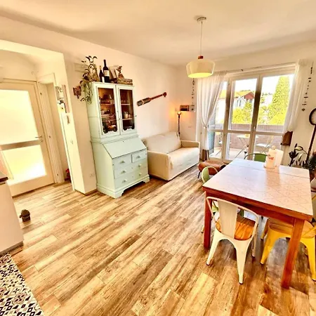 Malu Apartment, Wifi, Private Parking And Garden In Centre Lägenhet *