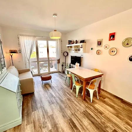 Lägenhet Malu Apartment, Wifi, Private Parking And Garden In Centre *