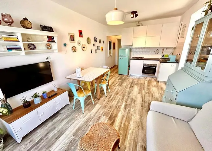 Malu Apartment, Wifi, Private Parking And Garden In Centre Sirolo