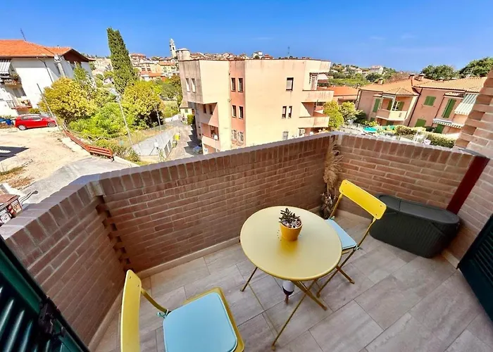 Lägenhet Malu Apartment, Wifi, Private Parking And Garden In Centre *
