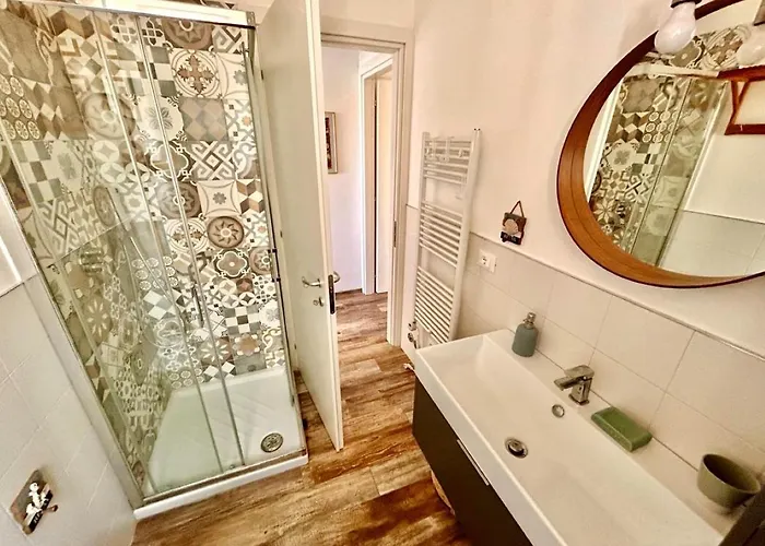 Malu Apartment, Wifi, Private Parking And Garden In Centre