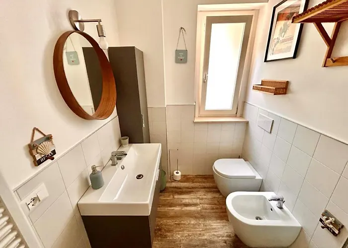 Malu Apartment, Wifi, Private Parking And Garden In Centre Sirolo