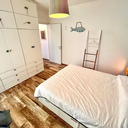 Malu Apartment, Wifi, Private Parking And Garden In Centre Sirolo