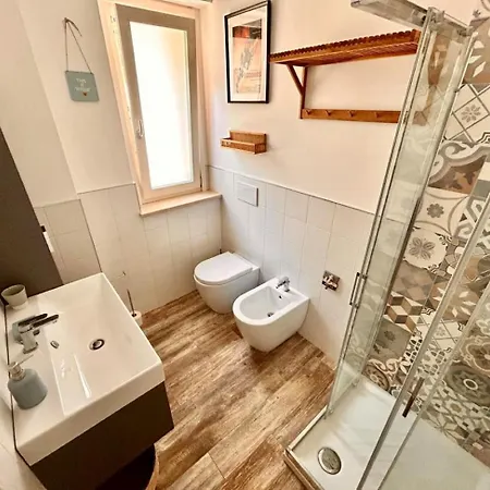 Malù Apartment, Wifi, Private Parking&garden In Centre * Sirolo