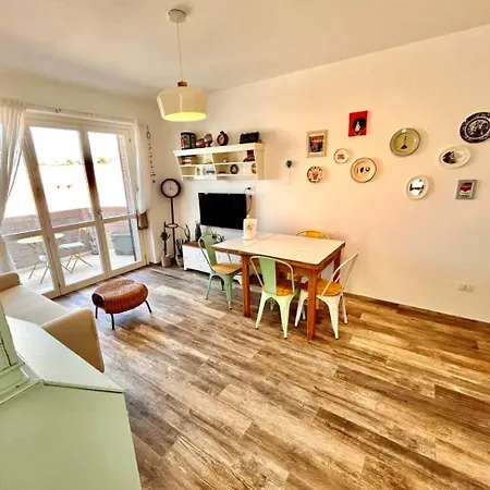 Malù Apartment, Wifi, Private Parking&garden In Centre Appartement Sirolo