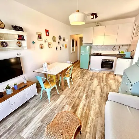 Malu Apartment, Wifi, Private Parking And Garden In Centre Sirolo