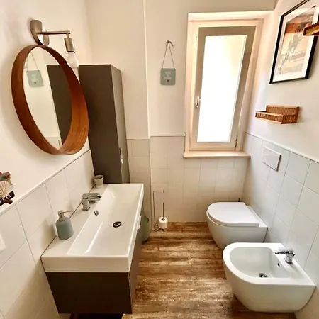 Malu Apartment, Wifi, Private Parking And Garden In Centre Sirolo