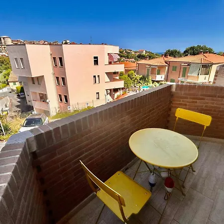 Malu Apartment, Wifi, Private Parking And Garden In Centre アパート