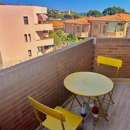 アパート Malu Apartment, Wifi, Private Parking And Garden In Centre
